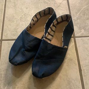 Toms slip ons